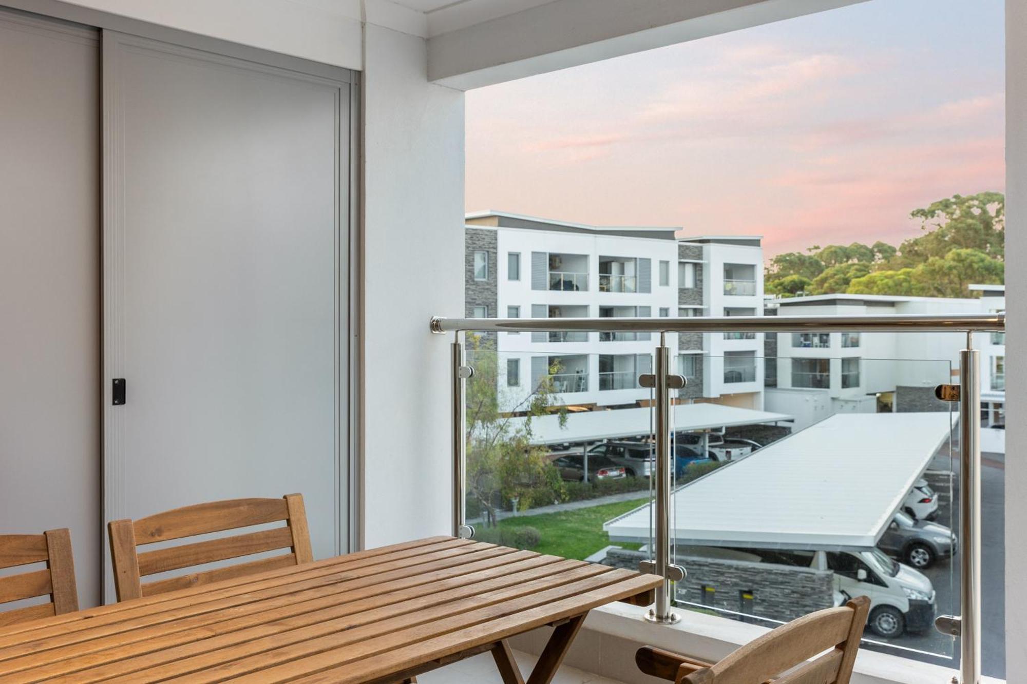 Yaran Suites ロッキンガム エクステリア 写真