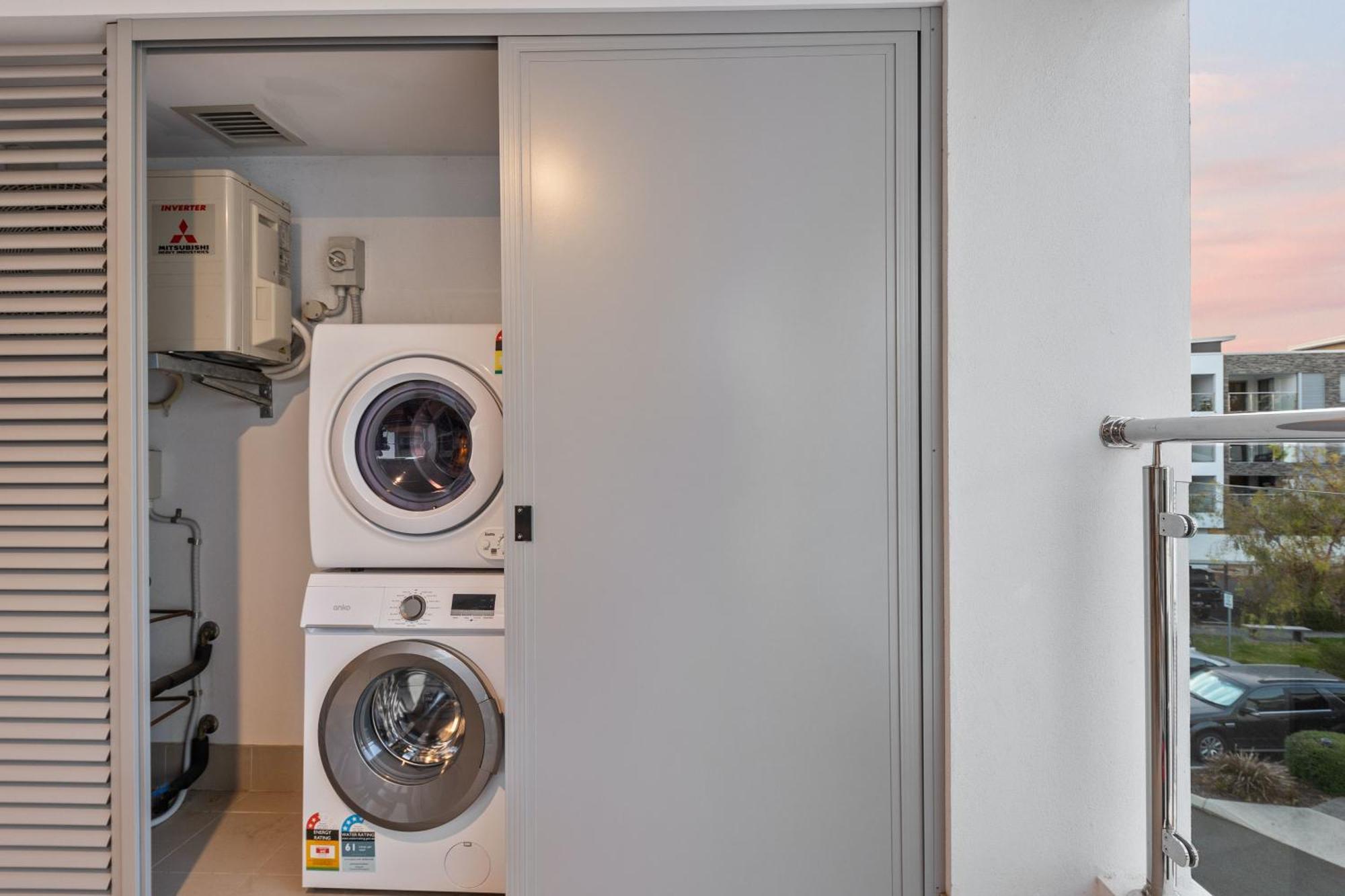 Yaran Suites ロッキンガム エクステリア 写真